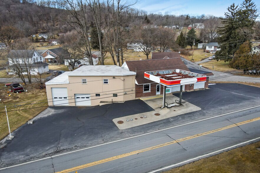 More Photos Of 6712 Main St, Martins Creek Service Station For Sale
