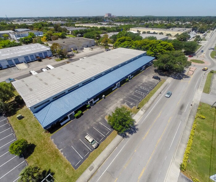 More Photos Of 3750 Investment Ln, Riviera Beach Warehouse For Lease