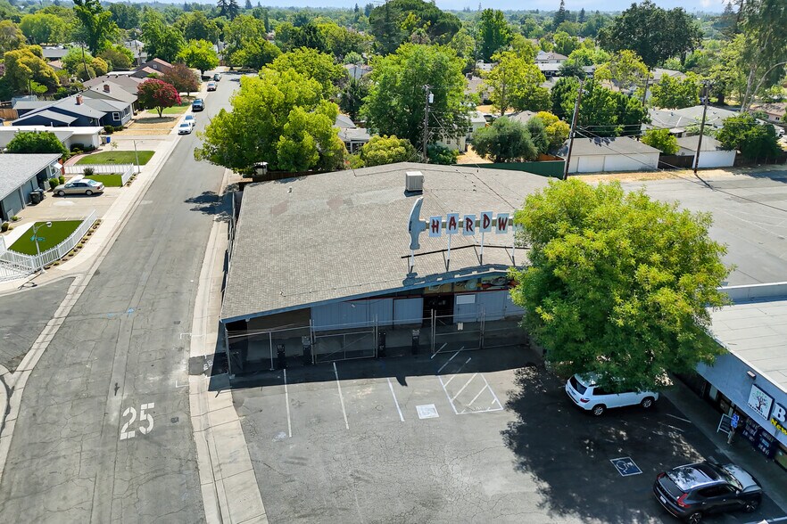 More Photos Of 5303 Freeport Blvd, Sacramento Storefront For Lease