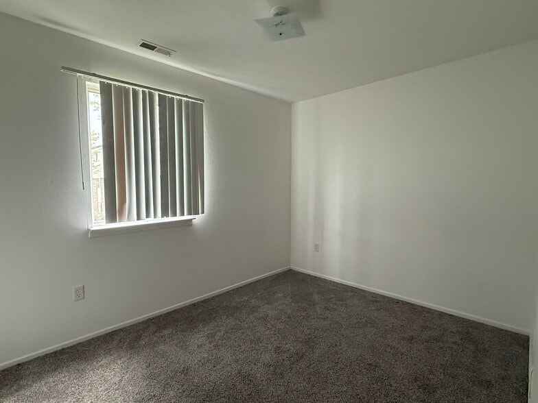 More Photos Of 831 Green Rd, Ypsilanti Apartments For Sale