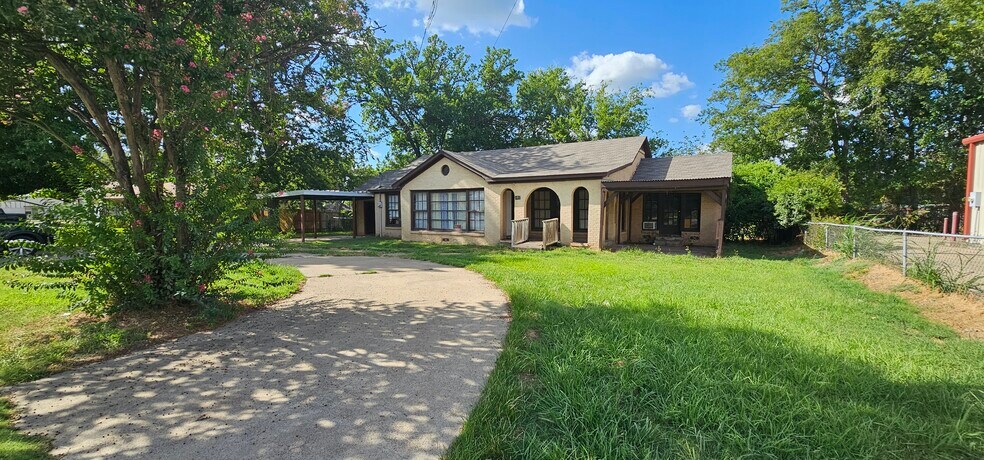 More Photos Of 401 E Pine St, Edgewood Office For Sale