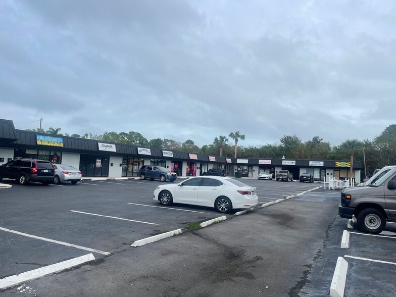 More Photos Of 7200-7240 S US Highway 1, Port Saint Lucie Storefront For Lease