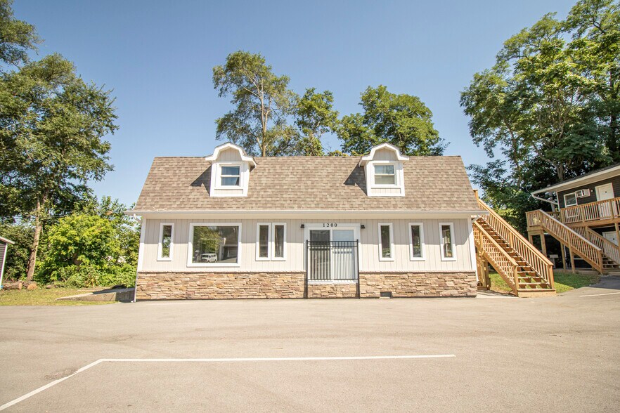 More Photos Of 1200 Main St, Lafayette Storefront Retail Office For Lease