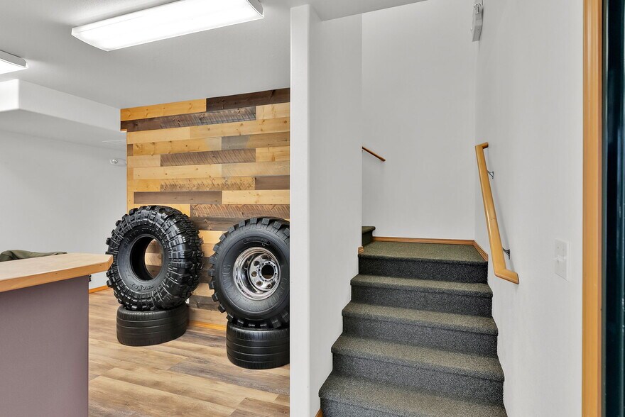 More Photos Of 11445 N Reed Rd, Hayden Warehouse For Lease