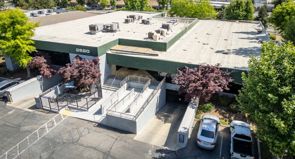 More Photos Of 2580 W Shaw Ln, Fresno Office Residential For Sale