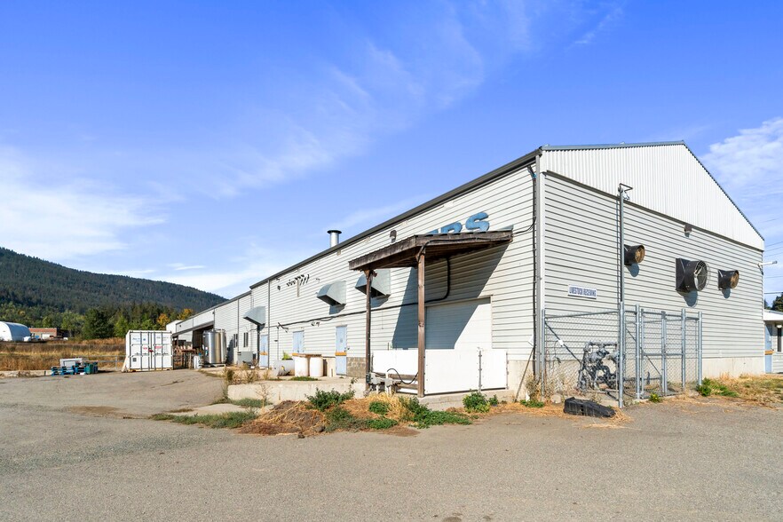 More Photos Of 4141 54 St SE, Salmon Arm Manufacturing For Sale
