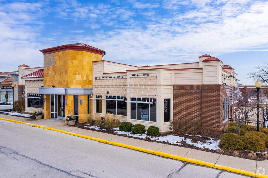 More Photos Of 17430-17680 W Bluemound Rd, Brookfield Unknown For Lease