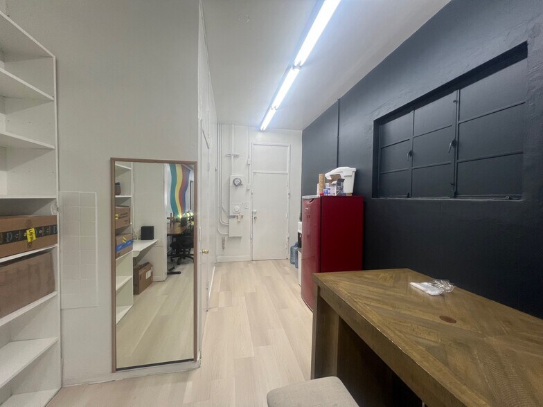 More Photos Of 11352 Ventura Blvd, Studio City Office For Lease