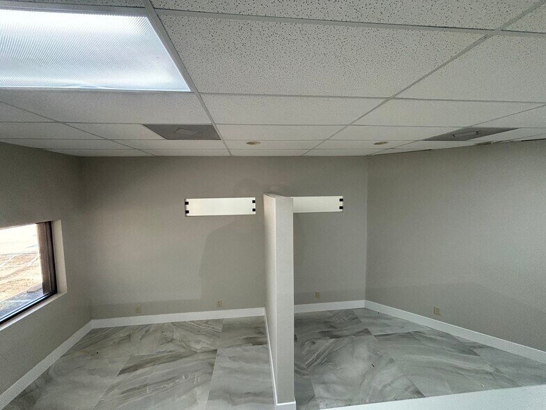 More Photos Of 6350 Bayshore Rd, North Fort Myers Freestanding For Lease