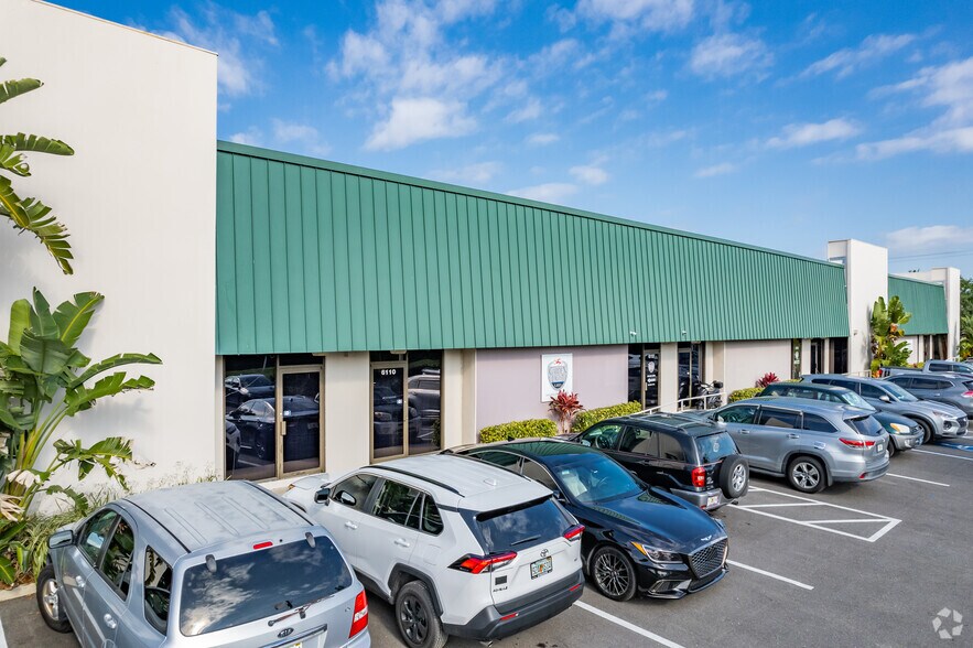 More Photos Of 6050 Jet Port Industrial Blvd, Tampa Warehouse For Lease