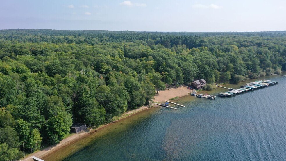 More Photos Of 7750 Indian Shrs Rd, Woodruff Specialty For Sale