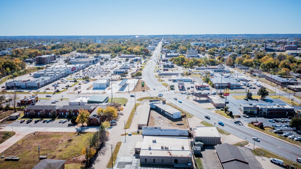 More Photos Of 800 N Main St, Stillwater Office For Sale