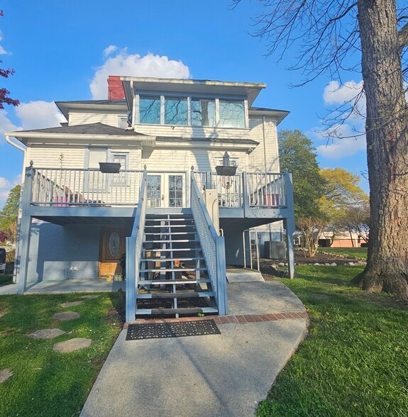 More Photos Of 403 Green St, Gainesville Office For Lease