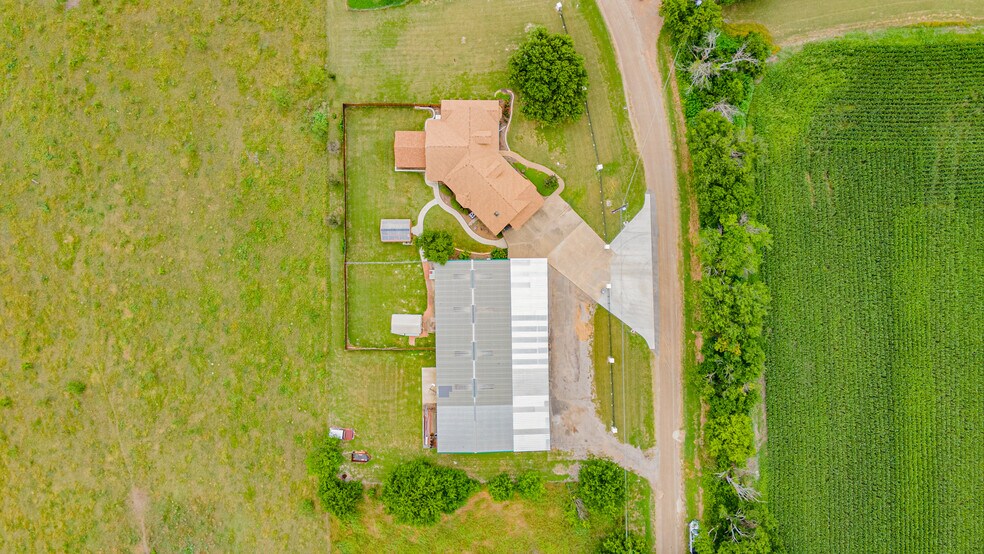 More Photos Of 414 County Road 437, Eddy Service For Sale