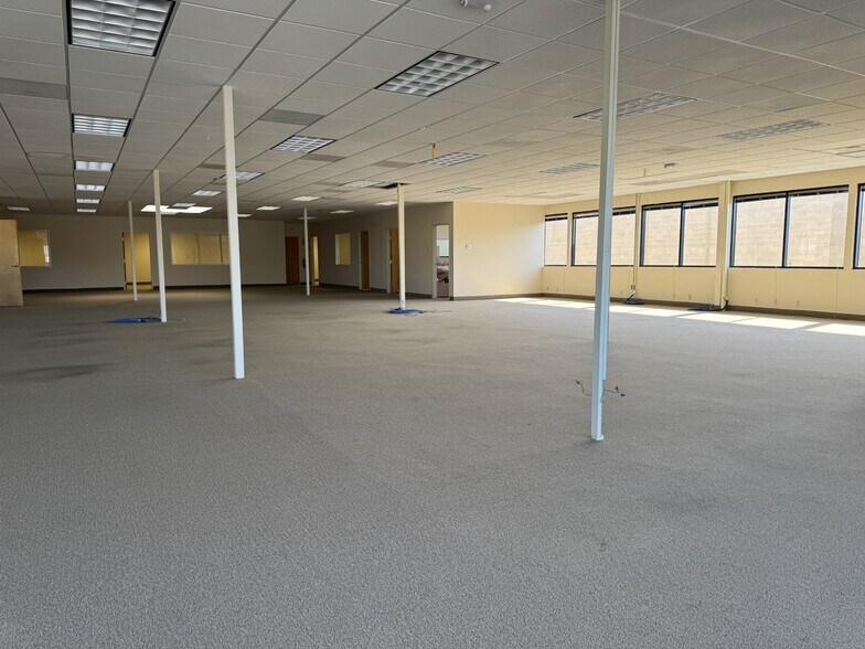 More Photos Of 3502 Kurtz St, San Diego Office For Lease