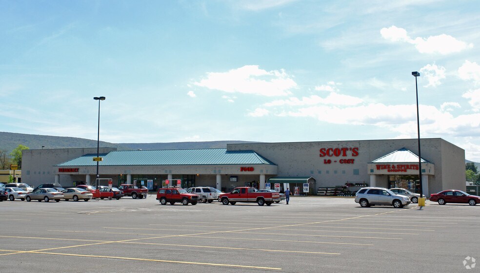 Primary Photo Of 801 N Loyalsock Dr, Montoursville Supermarket For Lease