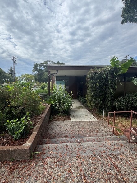 More Photos Of 814 W Foothill Blvd, Monrovia Medical For Sale