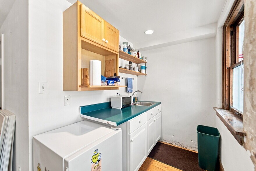 More Photos Of 121 E Bremer Ave, Waverly General Retail For Sale
