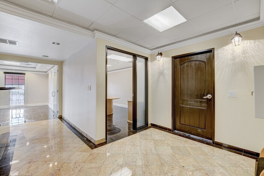 More Photos Of 3470 E Russell Rd, Las Vegas Office For Lease