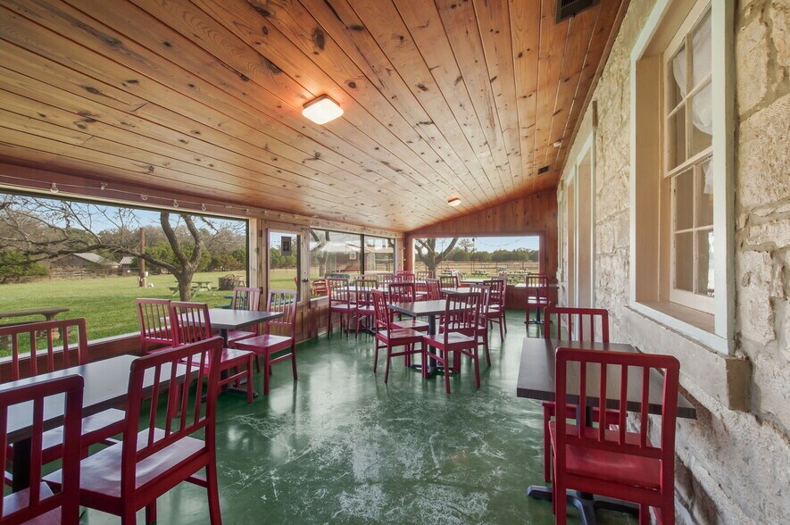 More Photos Of 11 Upper Cibolo Creek Rd, Boerne Restaurant For Sale