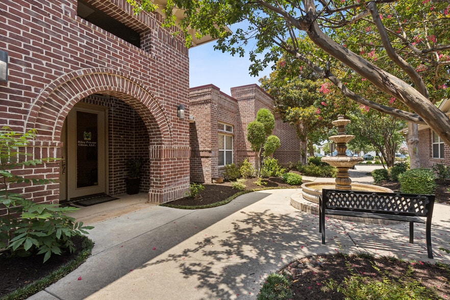 More Photos Of 700 N Carroll Ave, Southlake Office For Lease