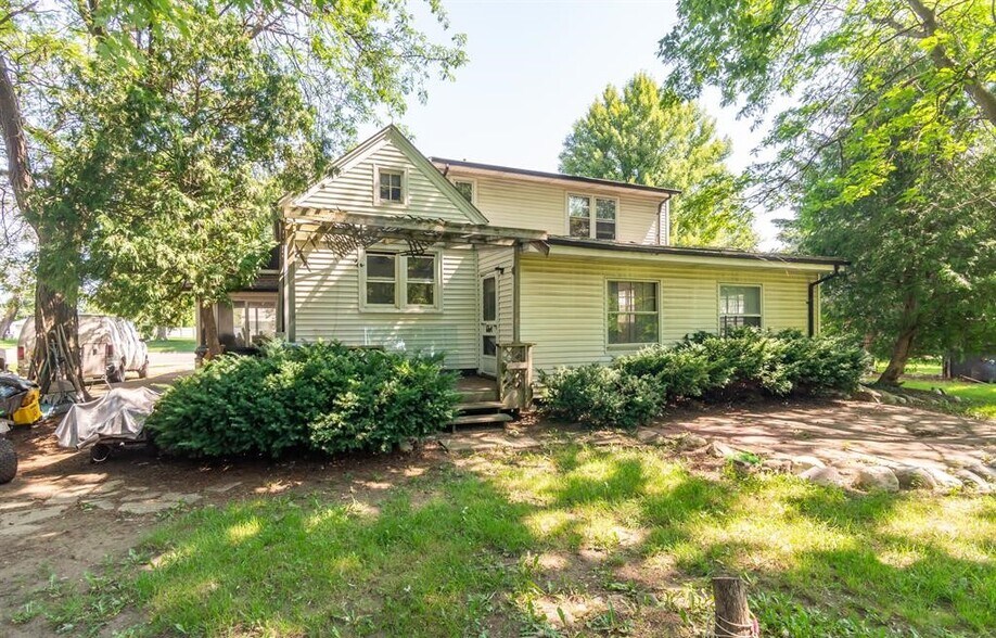 More Photos Of 5600 Fifteen Mile rd, Sterling Heights Freestanding For Sale