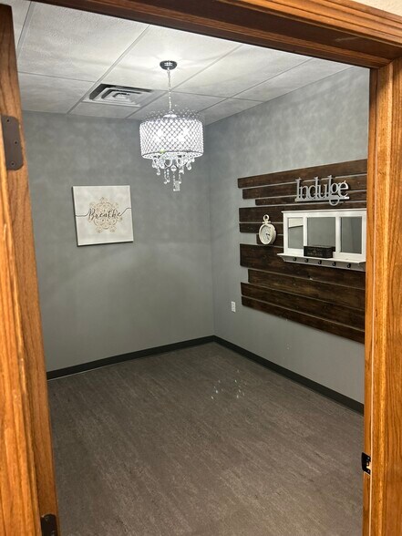 More Photos Of 1915 N Broadway, Minot Freestanding For Lease