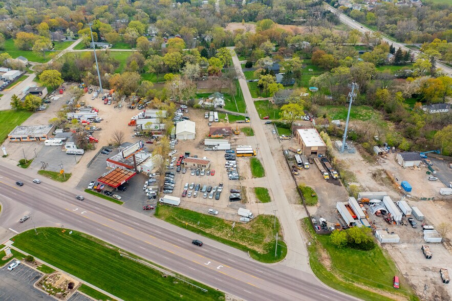 More Photos Of 25W261 Lake St, Roselle Auto Dealership For Sale