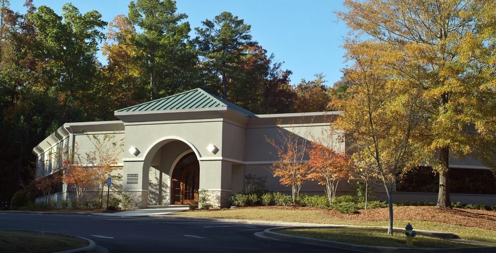 Primary Photo Of 2111 Parkway Office Cir, Hoover Office For Sale