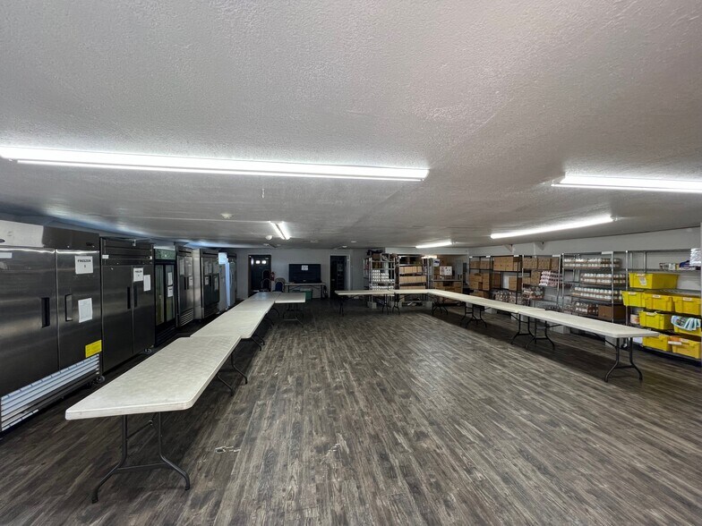 More Photos Of 6120 NE 57th Ave, Portland Office For Sale