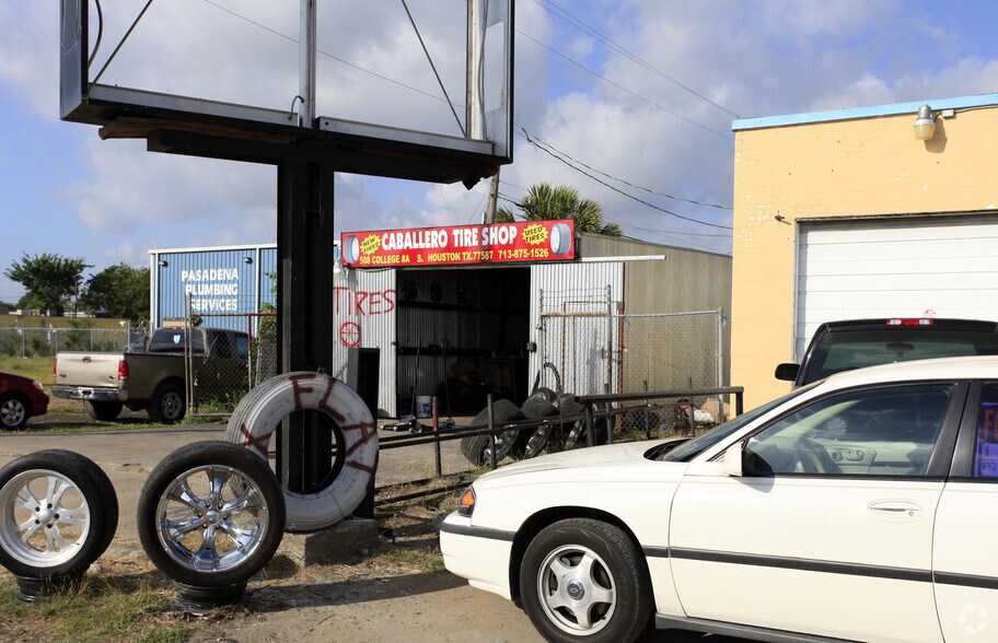 More Photos Of 508 College Ave, South Houston Auto Repair For Sale