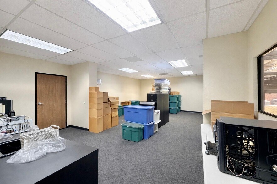 More Photos Of 1005 E Orangethorpe Ave, Anaheim Warehouse For Sale