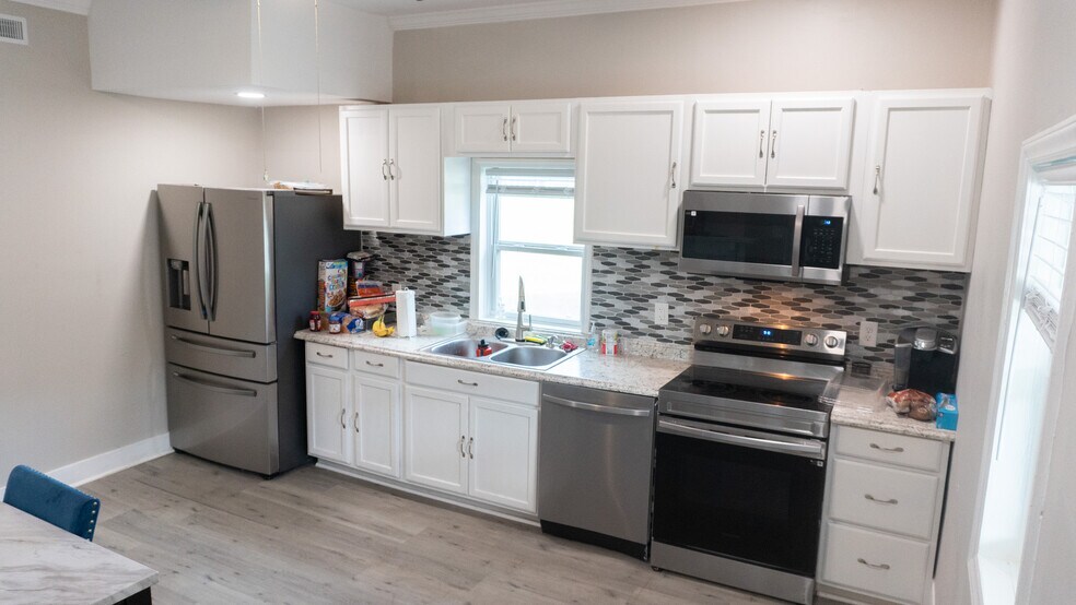 More Photos Of 927 Apple St, Winston-Salem Multifamily For Sale