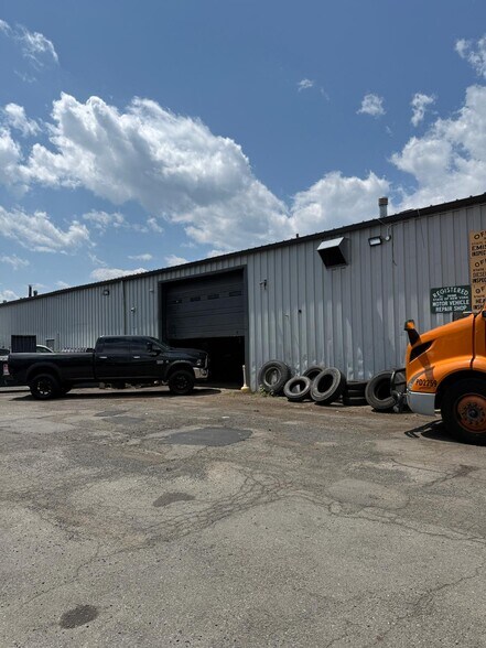 More Photos Of 230 W Nyack Rd, Nanuet Service For Lease