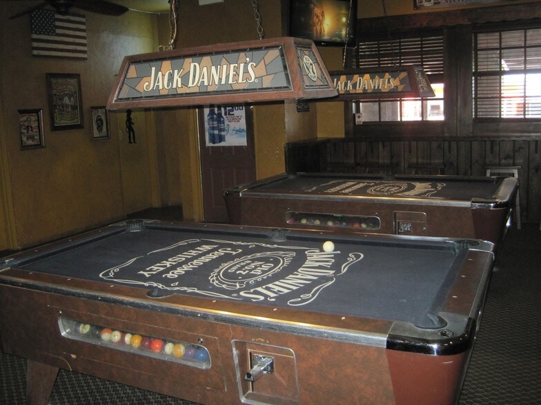 More Photos Of 305 E American Ave, Oracle Bar For Sale