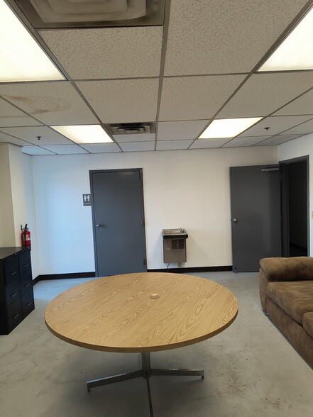 More Photos Of 5211 Oster Rd, Sheffield Village Truck Terminal For Lease