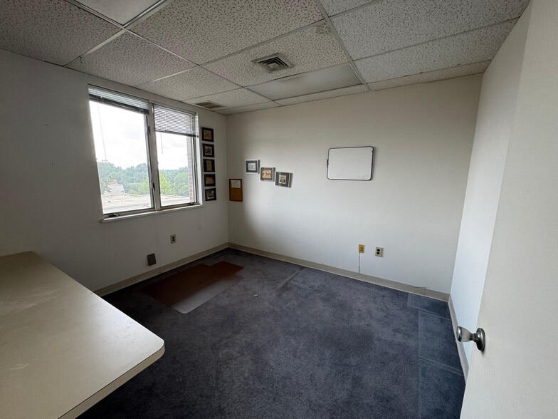 More Photos Of 6400 Seven Corners Pl, Falls Church Office For Sale