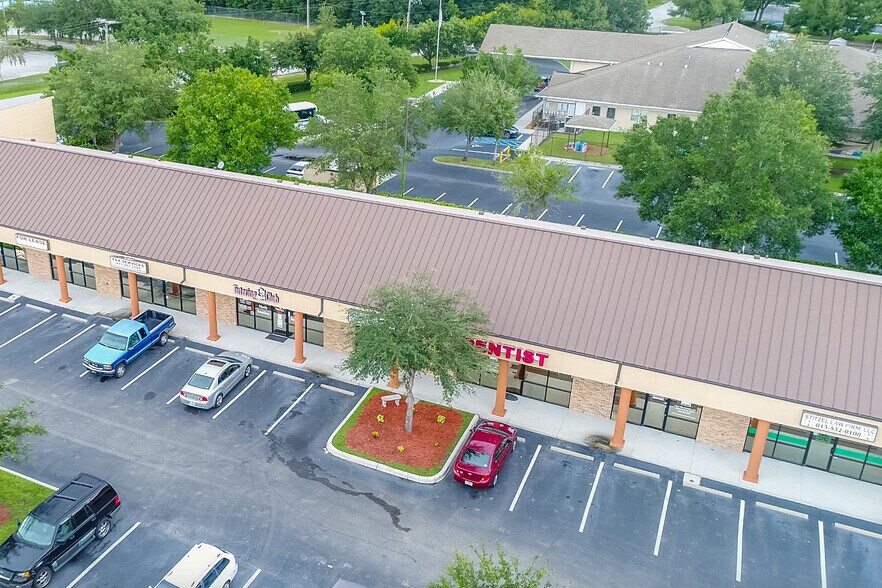 More Photos Of 4325 Lynx Paw Trail, Valrico General Retail For Lease