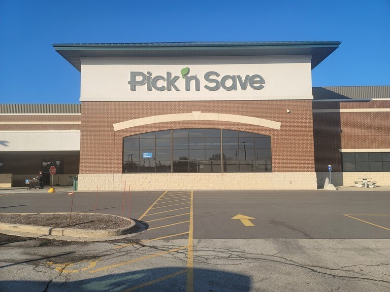 More Photos Of 5910-5960 75th St, Kenosha Unknown For Lease