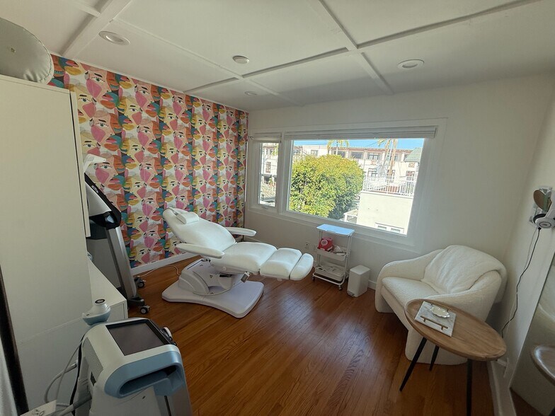 More Photos Of 7880 Exchange Pl, La Jolla Freestanding For Lease