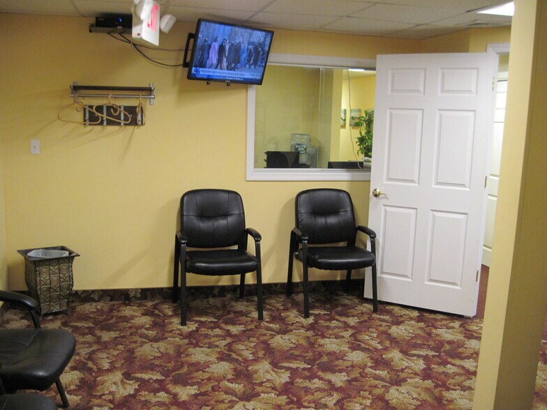 More Photos Of 50 Hempstead Ave, Lynbrook Medical For Sale