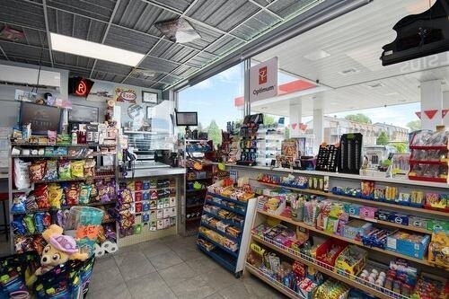 More Photos Of 14 Rue Langlois, Granby Service Station For Sale