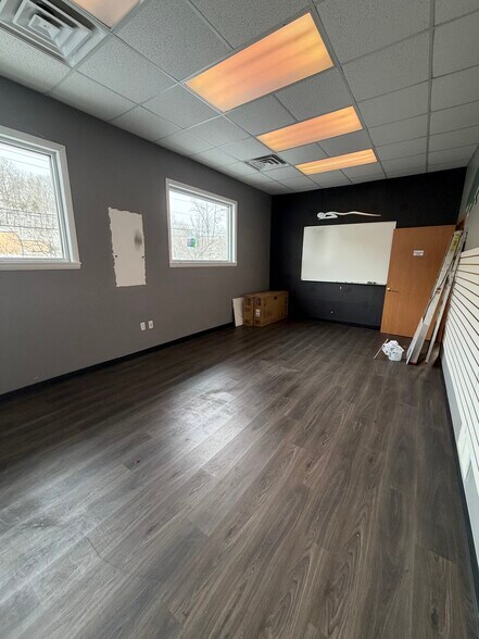 More Photos Of 4388 Gibsonia Rd, Gibsonia Warehouse For Lease