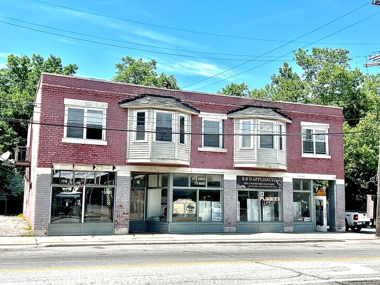 Primary Photo Of 15557 Lake Shore Blvd, Cleveland Freestanding For Sale