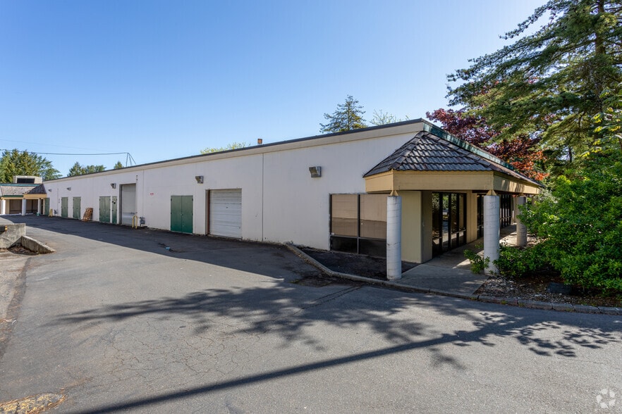 More Photos Of 11817-12095 124th Ave NE, Kirkland Unknown For Lease