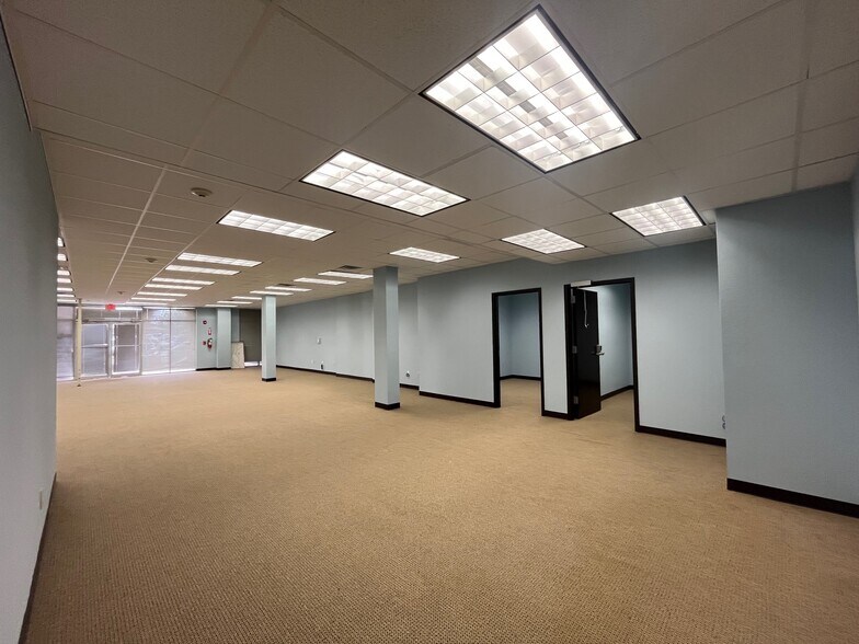 More Photos Of 8917 Molly, Laredo Office For Sale