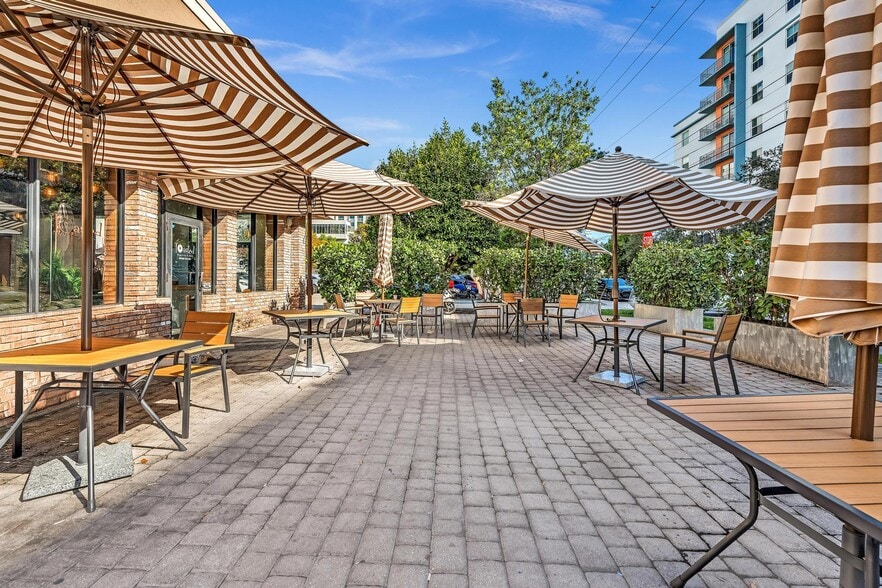 More Photos Of 3693 SW 22nd Ter, Miami General Retail For Lease