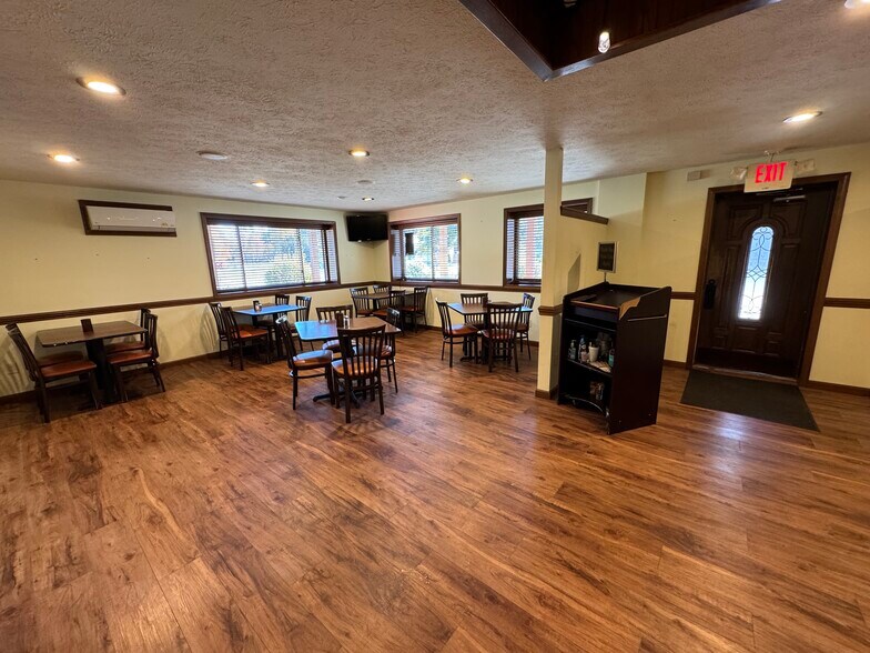 More Photos Of 25020 May St, Edwardsburg General Retail For Sale