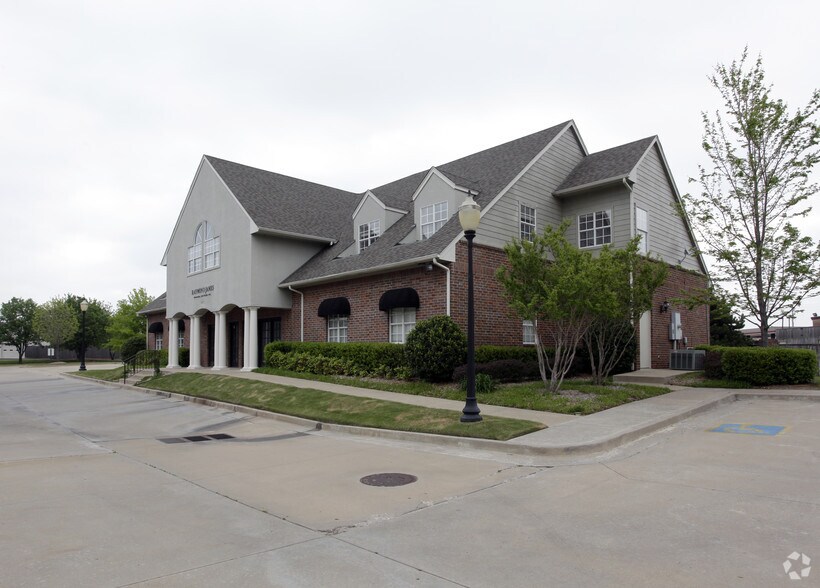 More Photos Of , Tulsa Office For Sale