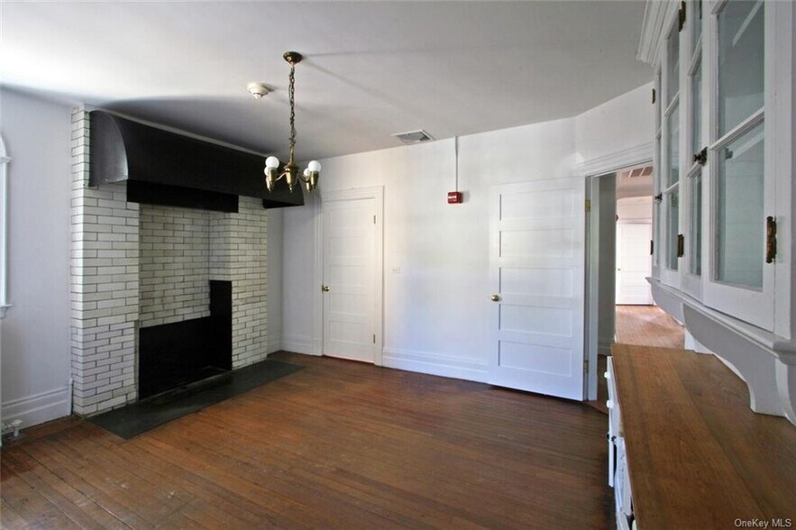 More Photos Of 2 S Broadway, Tarrytown Restaurant For Sale